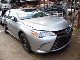 2015 TOYOTA CAMRY LE SILVER 2.5L AT Z17696